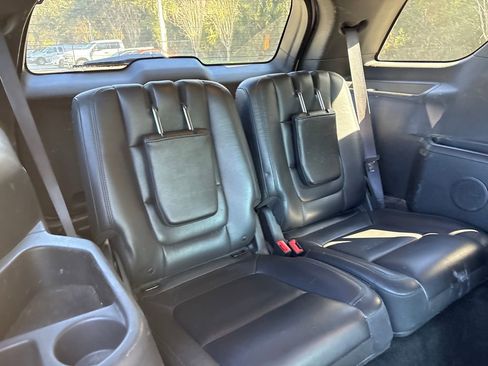 Used 2014 Ford Explorer XLT w/ Equipment Group 202A image 31