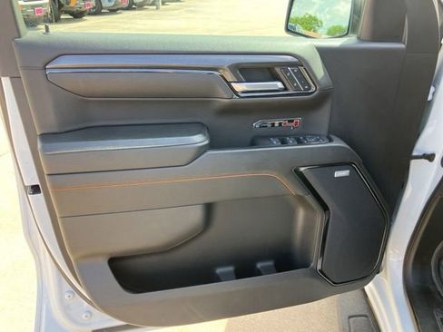 Used 2023 GMC Sierra 1500 AT4 w/ AT4 Premium Package AWD/4WD image 26