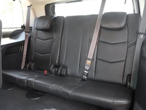 Used 2017 Cadillac Escalade Luxury AWD/4WD image 44