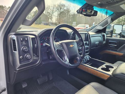 Used 2018 Chevrolet Silverado 2500 LTZ w/ Duramax Plus Package image 8