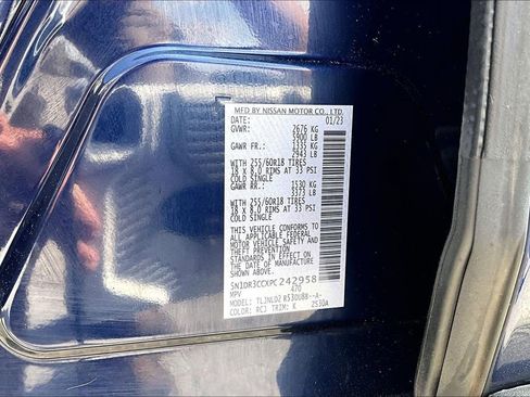 Used 2023 Nissan Pathfinder SL AWD/4WD image 18