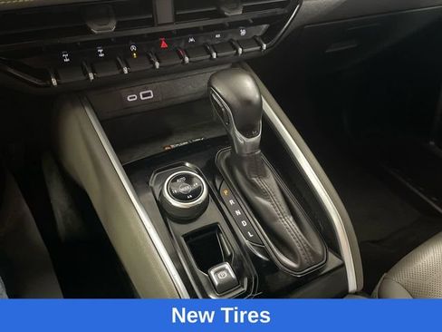 Used 2024 Chevrolet Colorado ZR2 w/ ZR2 Convenience Package III AWD/4WD image 21