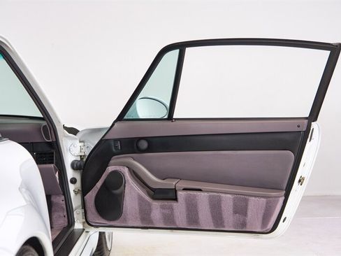 Used 1997 Porsche 911 Carrera image 30