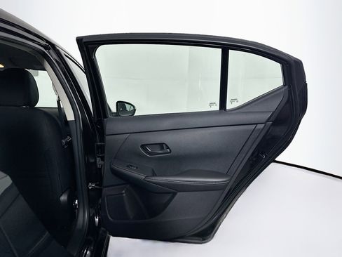 Used 2025 Nissan Sentra SV image 28