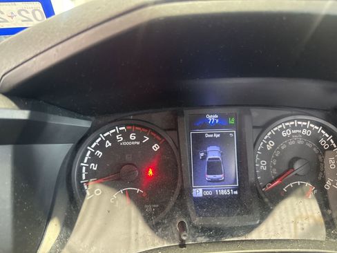 Used 2019 Toyota Tacoma SR RWD image 6