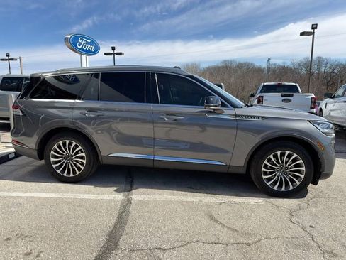 Used 2023 Lincoln Aviator Reserve w/ Equipment Group 201A image 8