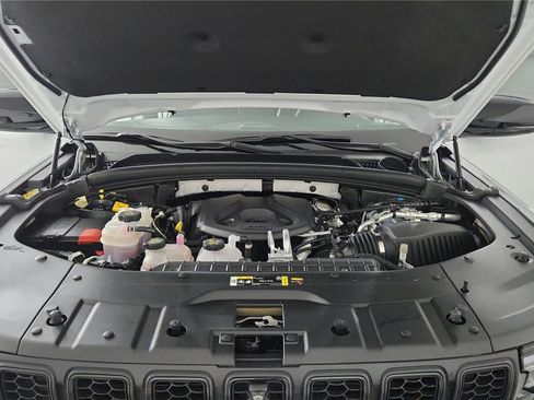 Used 2024 Jeep Grand Cherokee Trailhawk w/ Luxury Tech Group III image 43