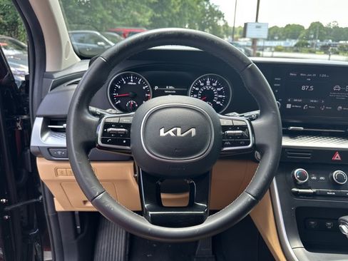 Certified 2024 Kia Carnival LX FWD image 29