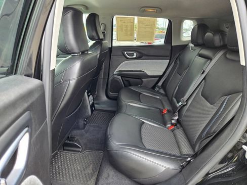 Used 2022 Jeep Compass Latitude w/ Convenience Group FWD image 29