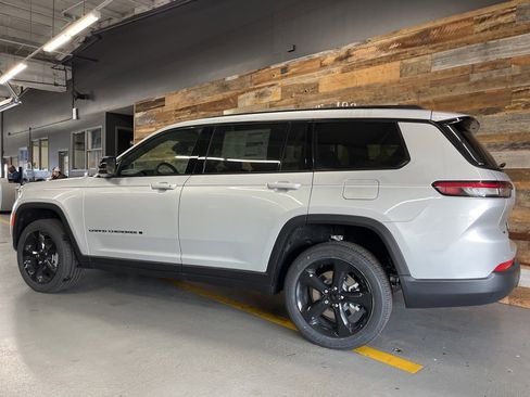 New 2025 Jeep Grand Cherokee L Altitude image 20