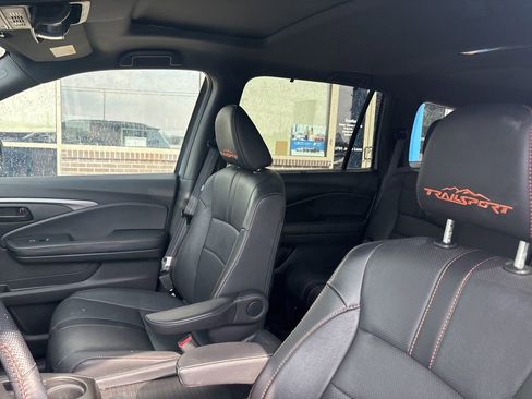 Used 2022 Honda Pilot TrailSport image 12