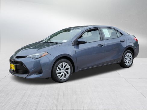 Certified 2019 Toyota Corolla LE FWD image 3