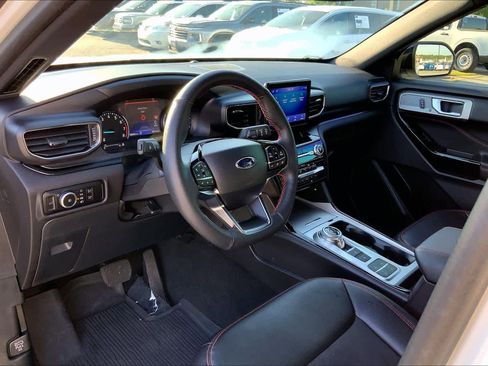 Used 2024 Ford Explorer ST-Line w/ Class IV Trailer Tow Package image 16