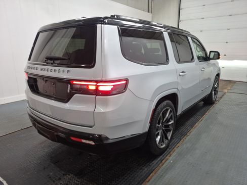 Used 2024 Jeep Grand Wagoneer Series III w/ Rear-Seat Entertainment Group AWD/4WD image 3