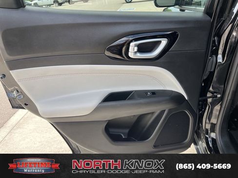Used 2025 Jeep Compass Limited AWD/4WD image 15