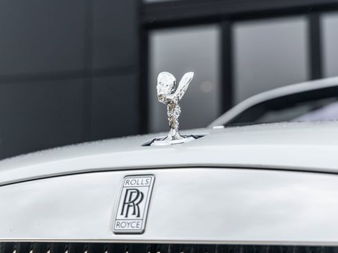 Used 2018 Rolls-Royce Dawn RWD image 22
