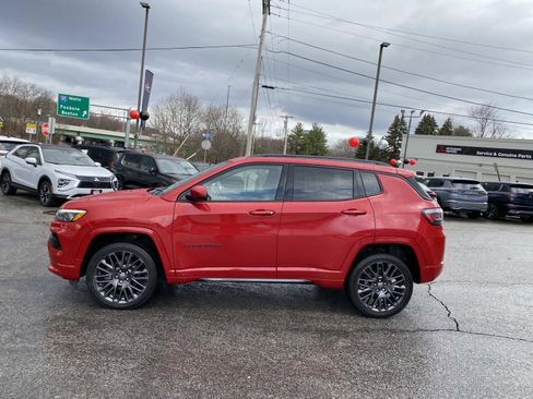 Used 2022 Jeep Compass Limited w/ (RED) Package image 2