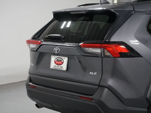 Used 2025 Toyota RAV4 XLE FWD image 9