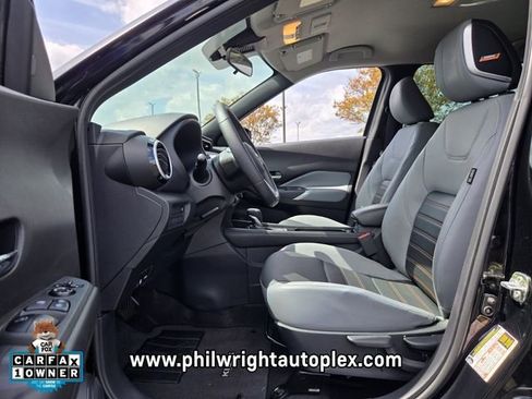 Used 2023 Nissan Kicks SR w/ SR Premium Package FWD image 9