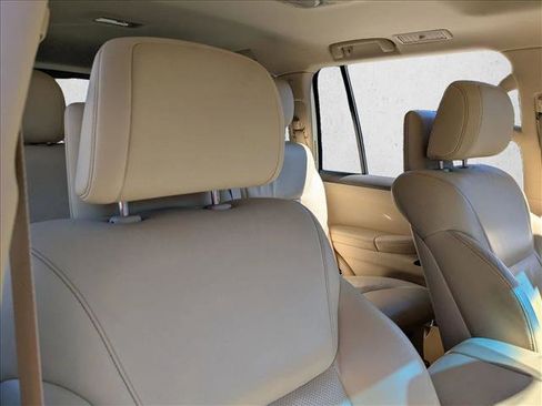 Used 2013 Lexus LX 570 4WD image 18
