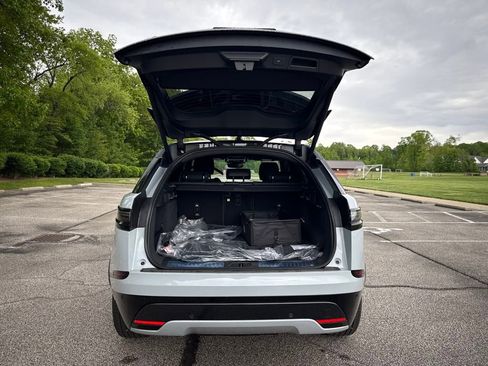 New 2026 Land Rover Range Rover Velar Dynamic SE image 9