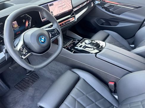 Used 2026 BMW i5 eDrive40 image 4