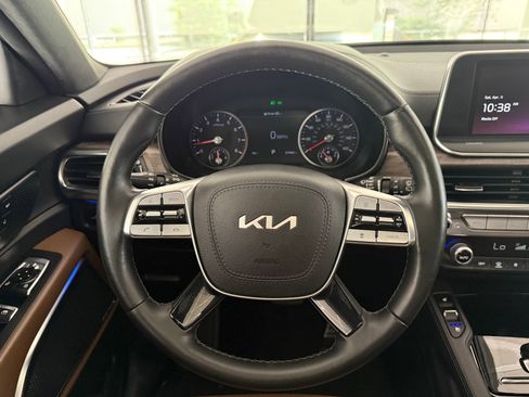 Used 2022 Kia Telluride SX w/ SX Prestige Package image 16