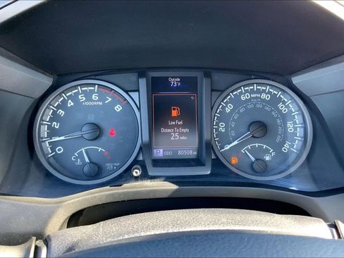Used 2016 Toyota Tacoma TRD Off-Road w/ Towing Package AWD/4WD image 21