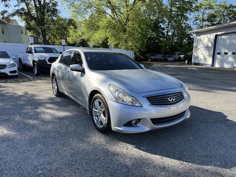 Used 2013 INFINITI G37 x Sedan w/ Premium Pkg image 4