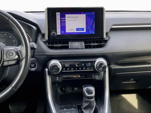 Used 2023 Toyota RAV4 XLE Premium image 6