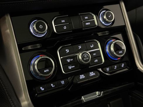 Used 2021 GMC Yukon Denali w/ Denali Ultimate Package image 27