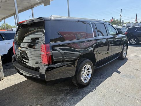 Used 2015 Chevrolet Suburban LT image 5