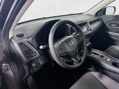 Used 2021 Honda HR-V LX image 9