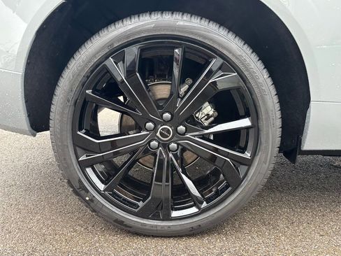 New 2026 Volvo XC60 B5 Ultra w/ Climate Package image 8