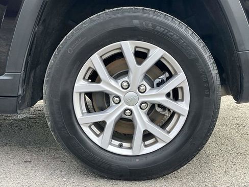 Used 2022 Jeep Grand Cherokee L Limited w/ Luxury Tech Group II image 11