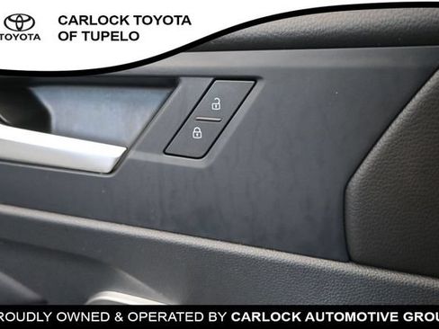 Used 2024 Volkswagen Jetta SE w/ Panoramic Sunroof Package FWD image 26