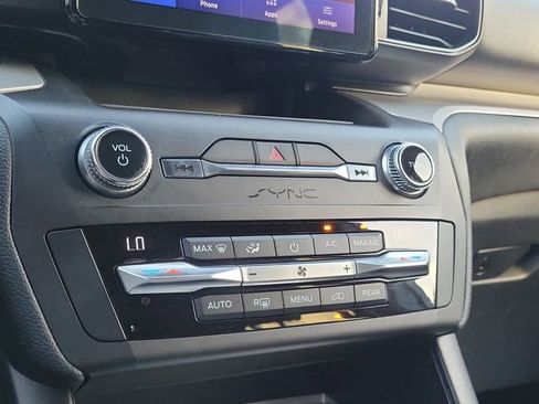 Used 2020 Ford Explorer XLT image 23