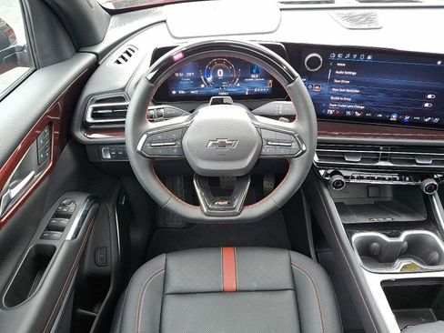 Used 2024 Chevrolet Traverse RS image 11