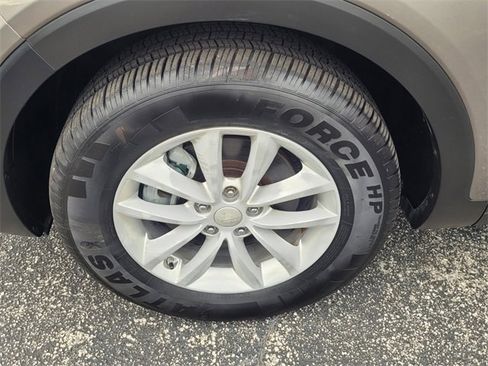 Used 2016 Kia Sorento LX w/ LX Convenience Package image 3