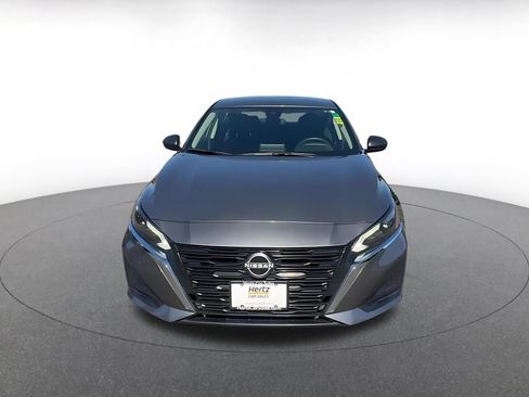 Used 2025 Nissan Altima 2.5 SV FWD image 4
