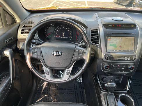 Used 2014 Kia Sorento SX w/ 3rd Row Package AWD/4WD image 34