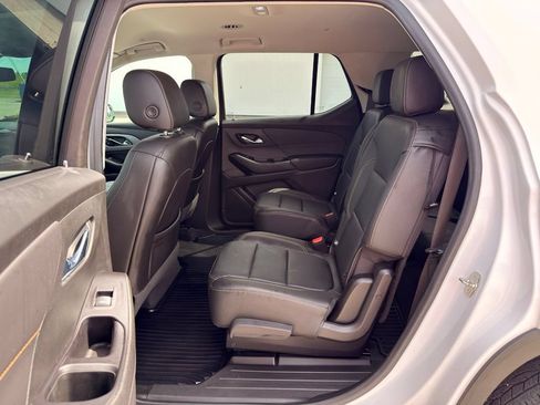 Used 2020 Chevrolet Traverse RS FWD image 22