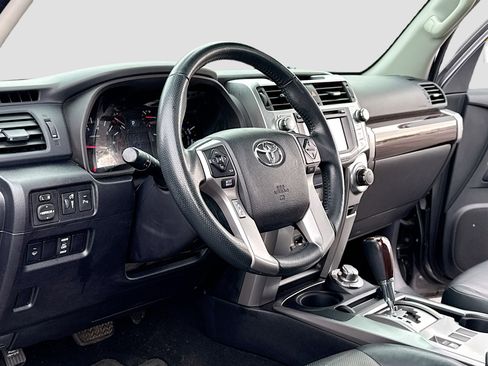 Used 2017 Toyota 4Runner Limited image 3