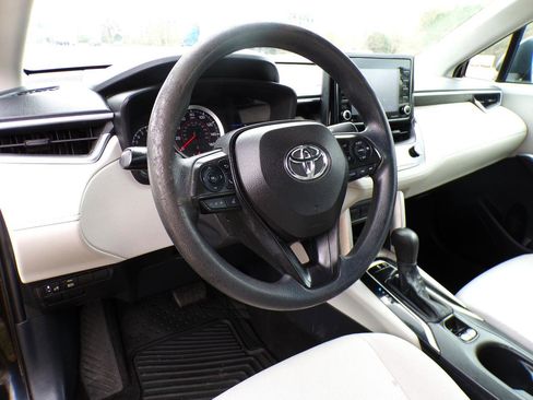 Used 2022 Toyota Corolla Cross L FWD image 31