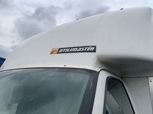 Used 2021 Chevrolet Express 3500 w/ Power Convenience Package RWD image 13