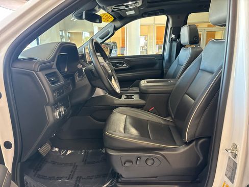 Used 2023 GMC Yukon XL SLT AWD/4WD image 23