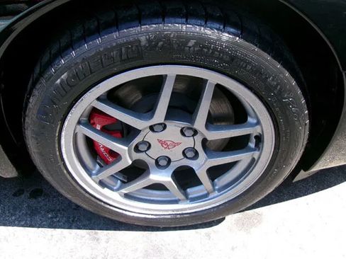 Used 2001 Chevrolet Corvette Z06 RWD image 7
