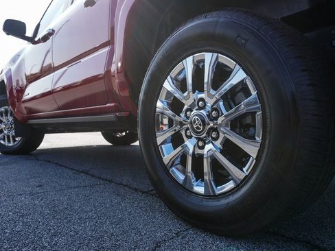 Used 2025 Toyota Tacoma Limited image 35