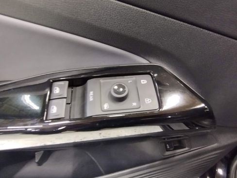 Used 2023 Volkswagen ID.4 Pro S AWD/4WD image 23
