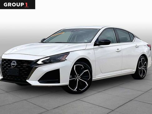 Used 2025 Nissan Altima 2.5 SR FWD image 1